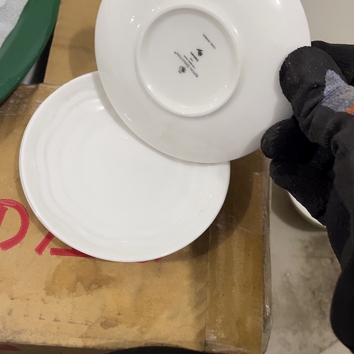 瓷片高骨瓷小圆碟3个 口径10厘米 带底部