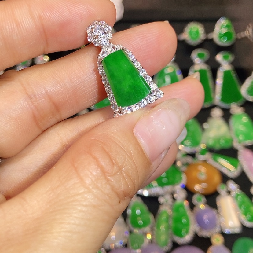 【闪购商品】翡翠未镶嵌颈饰天然翡翠