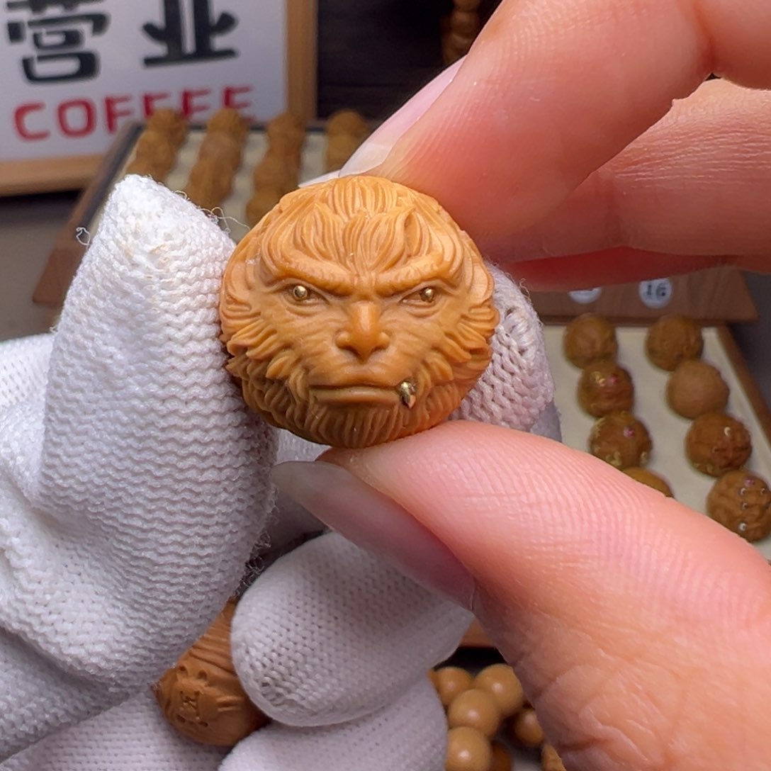 文玩核桃把件镶嵌款獠牙大圣18➕尺寸全品有正常封口线