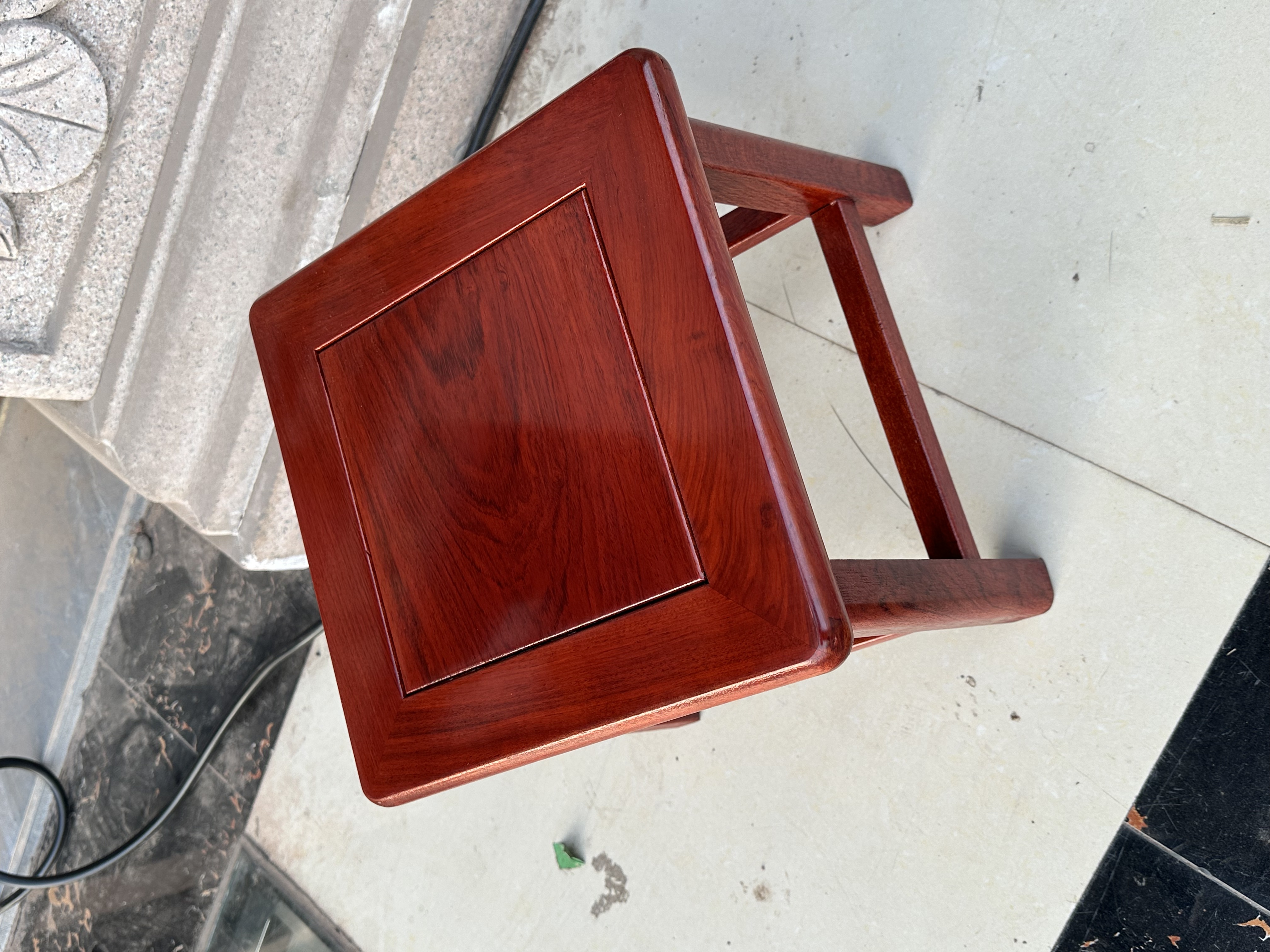 花梨木小方凳  28*28*28  缅花