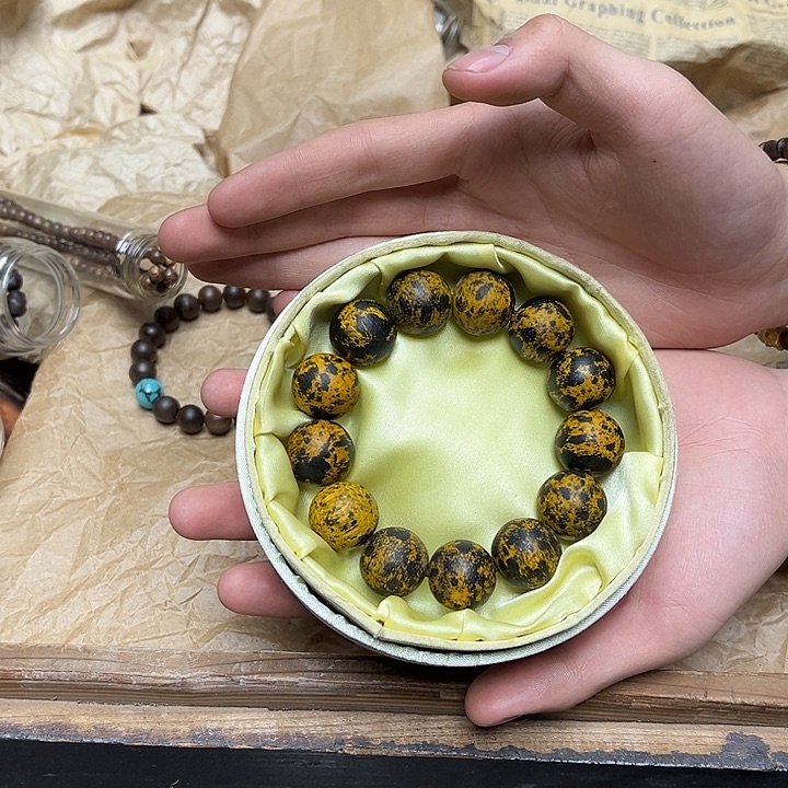 大叶紫檀（黑酸枝木类）