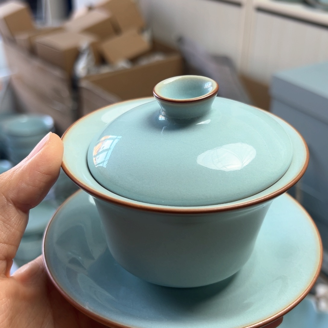 天青色马蹄盖碗微瑕