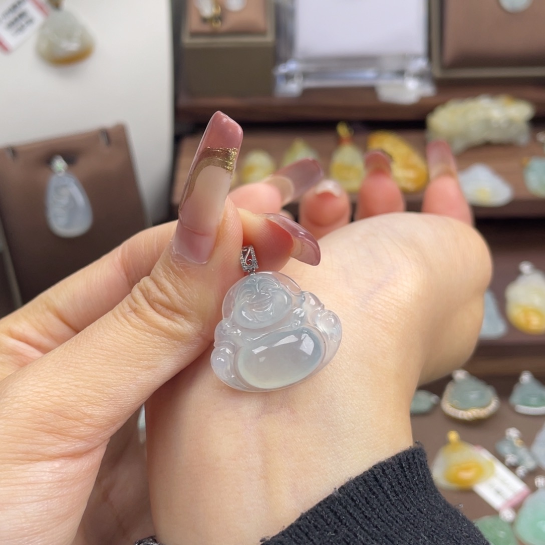 翡翠颈饰未镶嵌翡翠