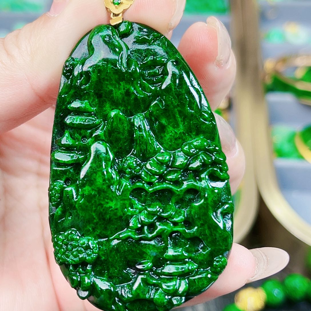 翡翠颈饰18K金镶嵌吊坠