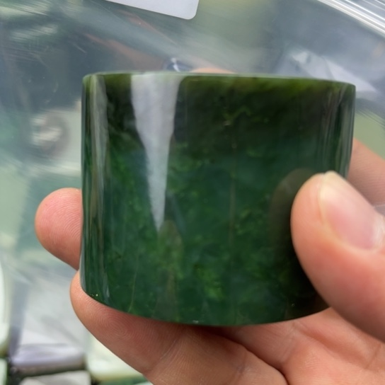 刘***立和田玉未镶嵌珠宝半成品