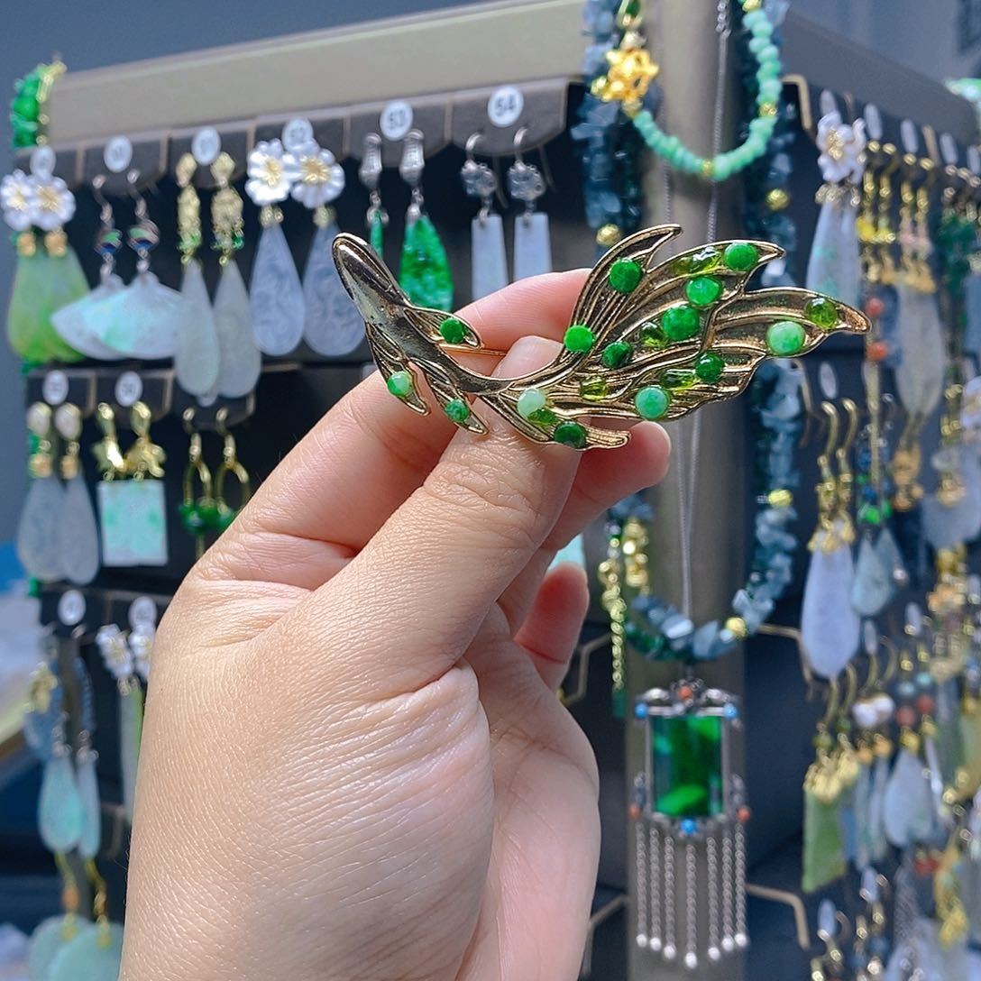 未镶嵌翡翠耳饰翡翠