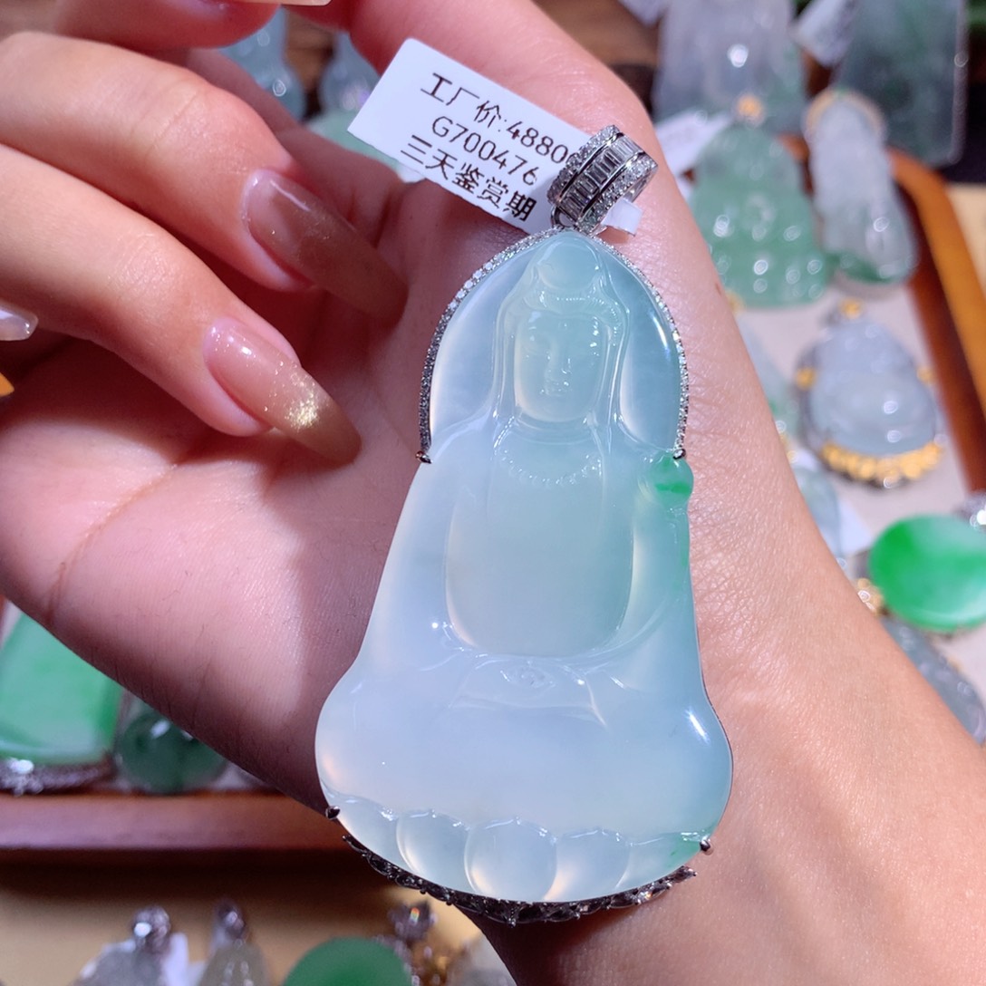 翡翠吊坠(不含链)18K金镶嵌