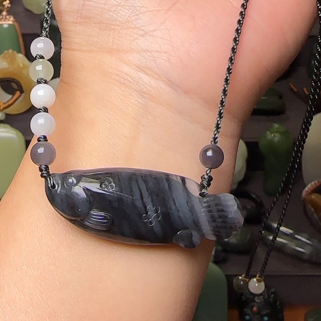 和田玉颈饰未镶嵌