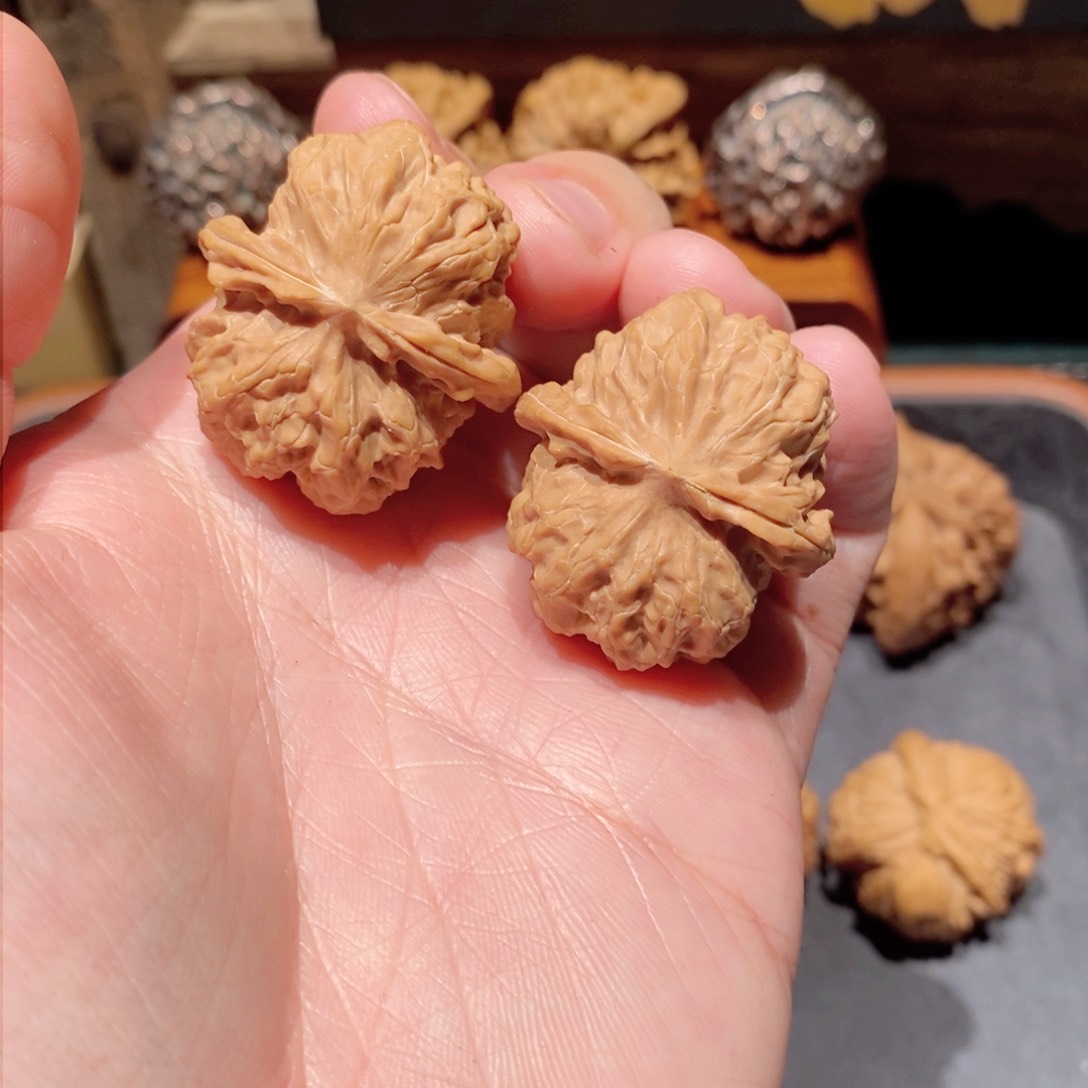 文玩核桃吊坠马蹄