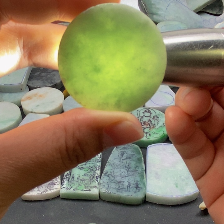 翡翠配石天然缅甸翡翠玉石