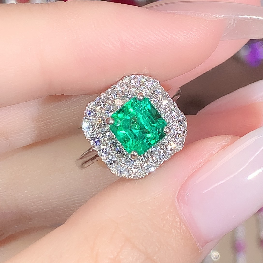 戒指祖母绿铂Pt900镶嵌1.65ct/天然宝石/七天无理由