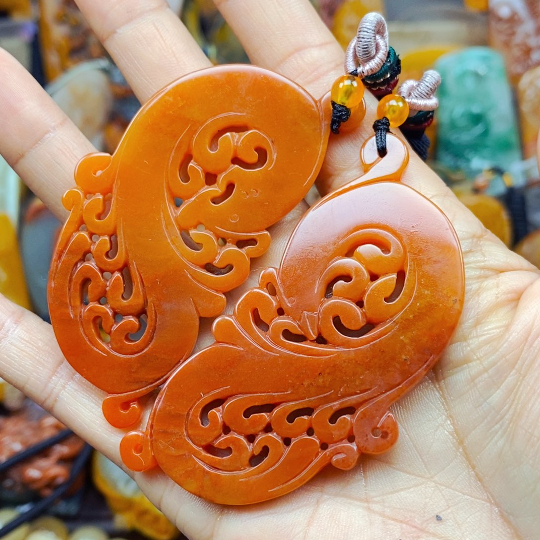 石英岩玉未镶嵌颈饰