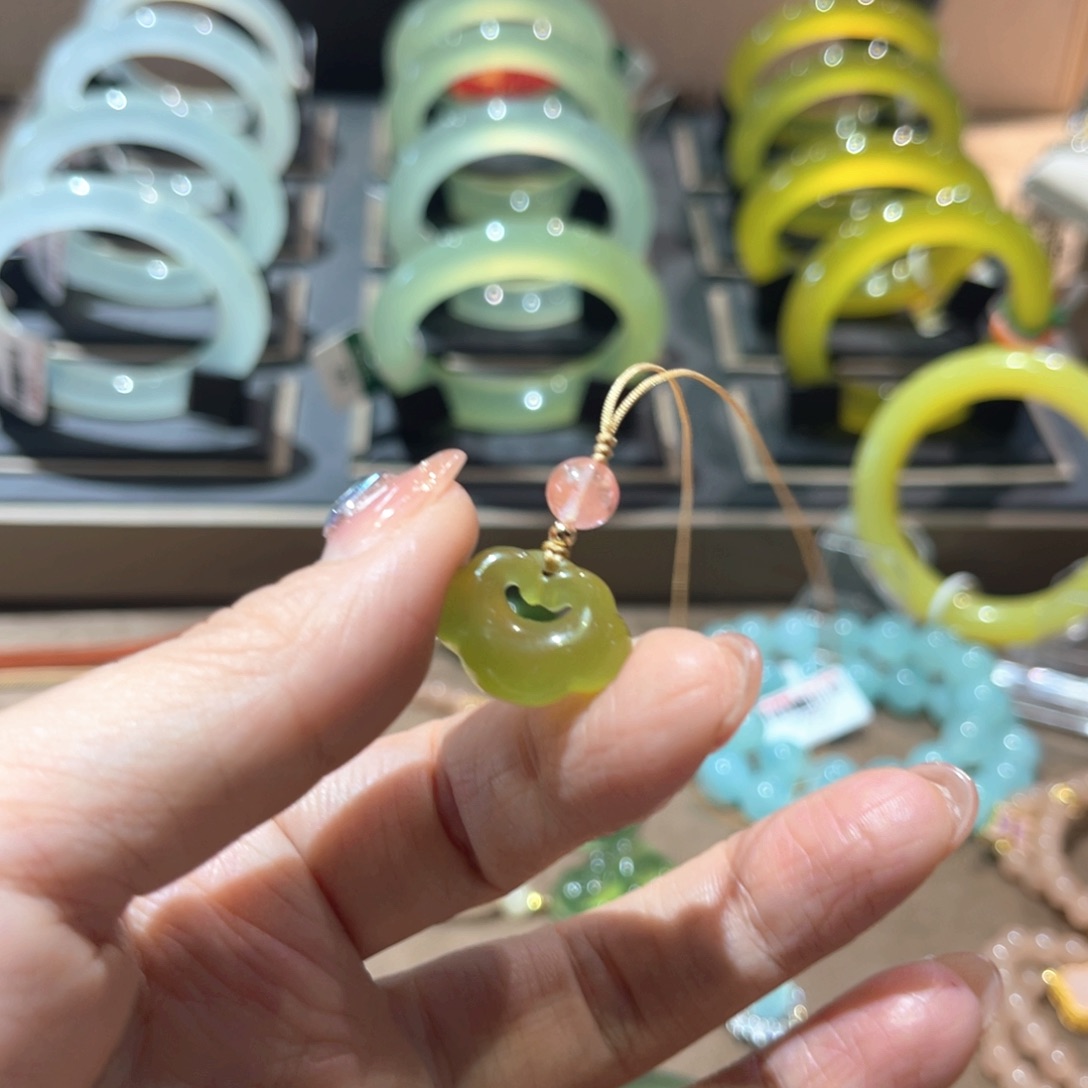 岫玉手镯未镶嵌手镯