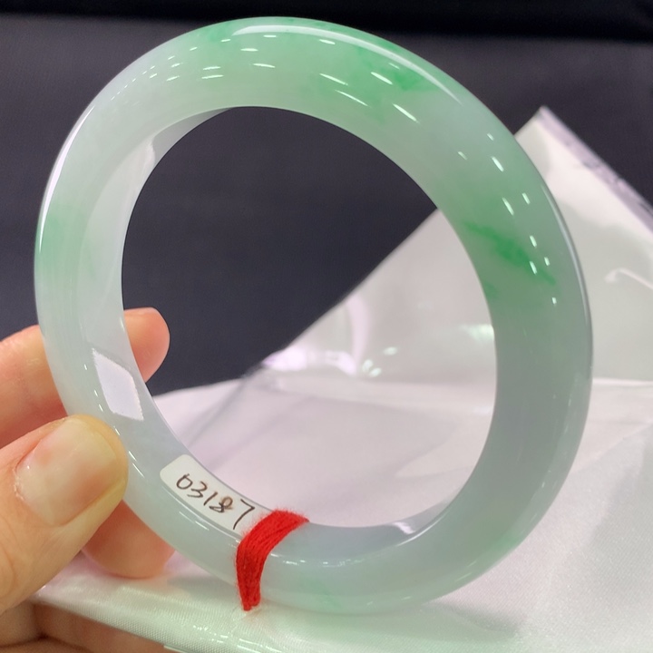 翡翠未镶嵌手镯正圈61