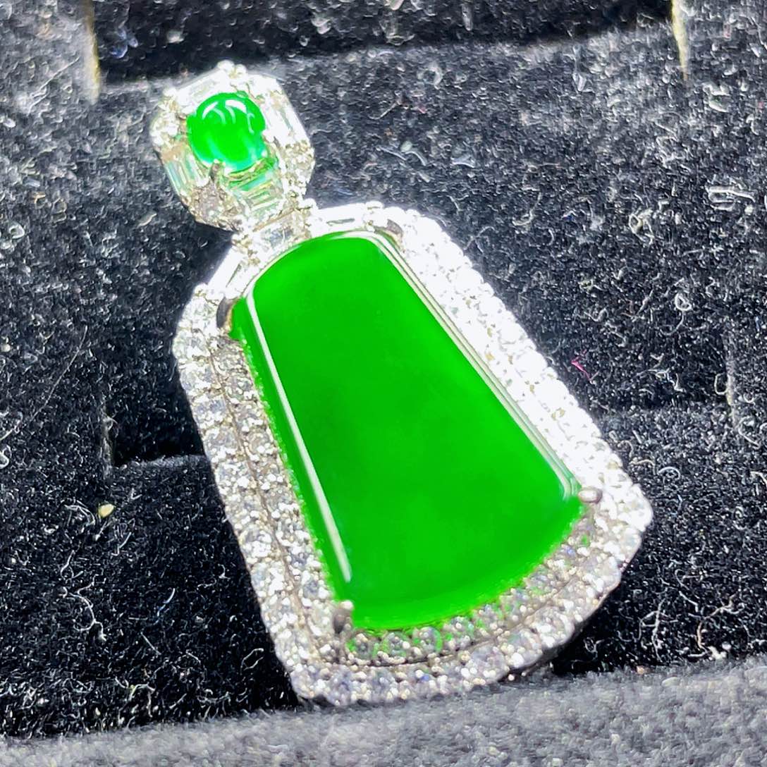 翡翠未镶嵌颈饰333