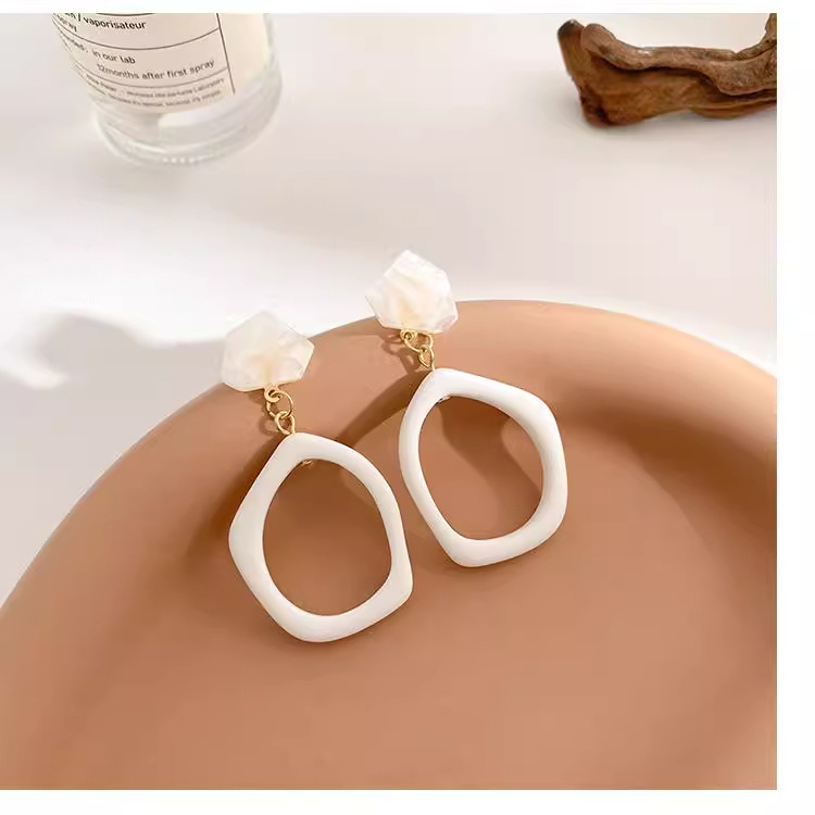 铜合金耳饰 不规则大圈圈小众耳环气质复古几何显瘦无耳洞耳夹