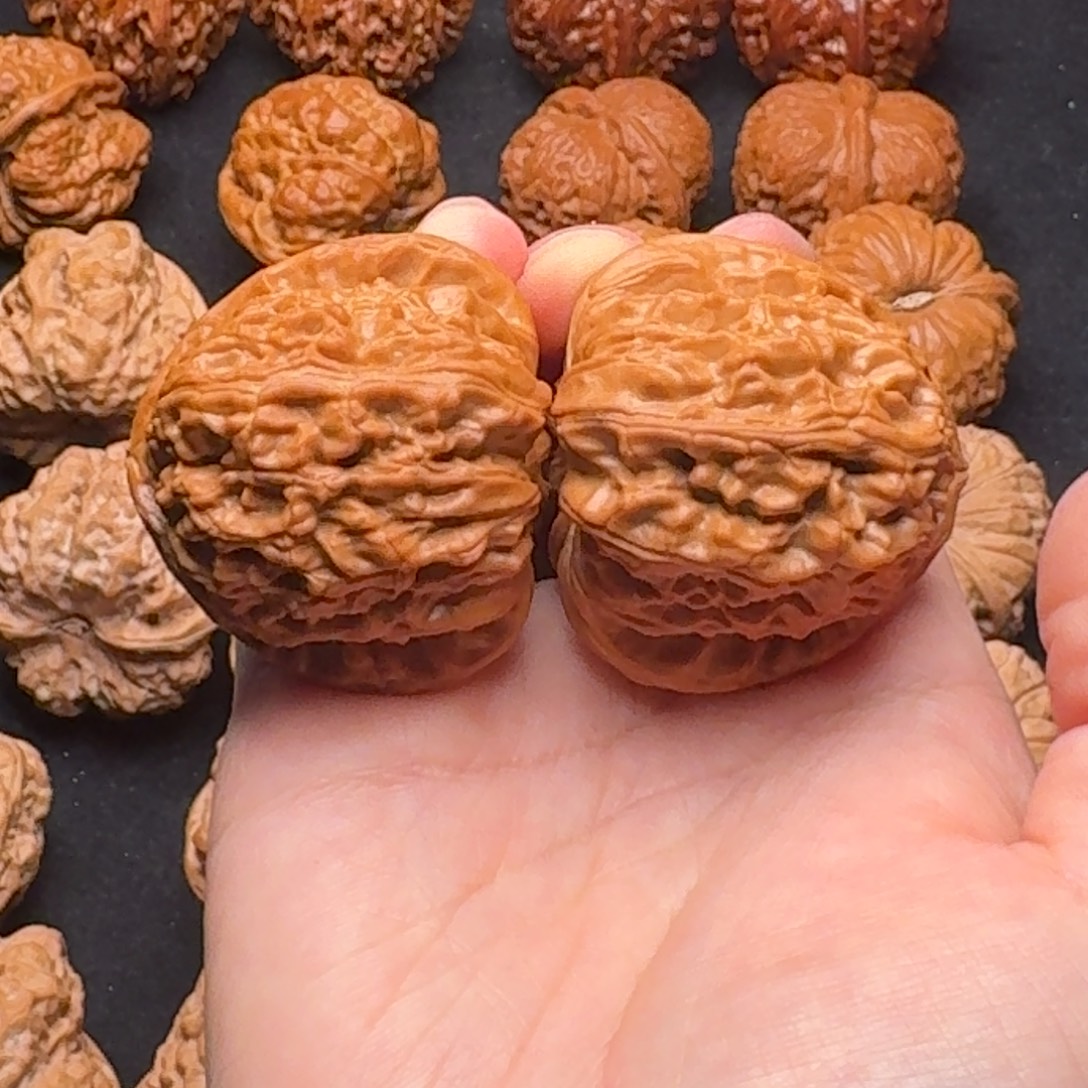 文玩核桃精品三角白41