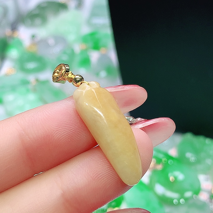 翡翠未镶嵌颈饰翡翠