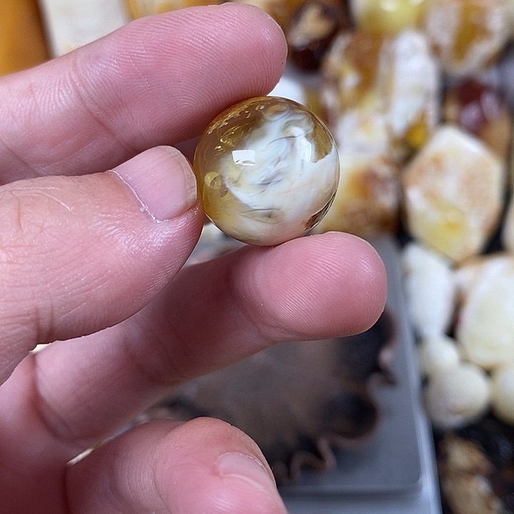 未镶嵌琥珀裸石我