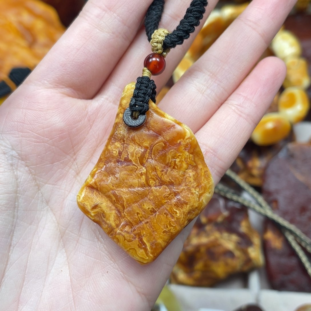 琥珀珠宝奇石未镶嵌