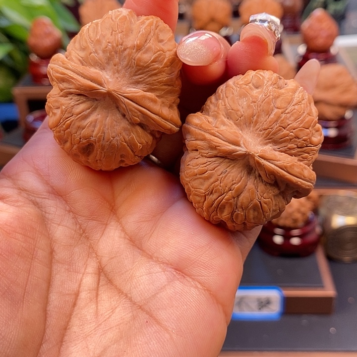 文玩核桃吊坠43全品元宝