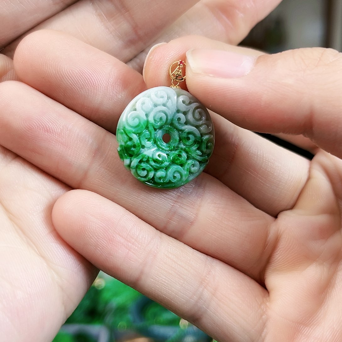 翡翠颈饰18K金镶嵌吊坠