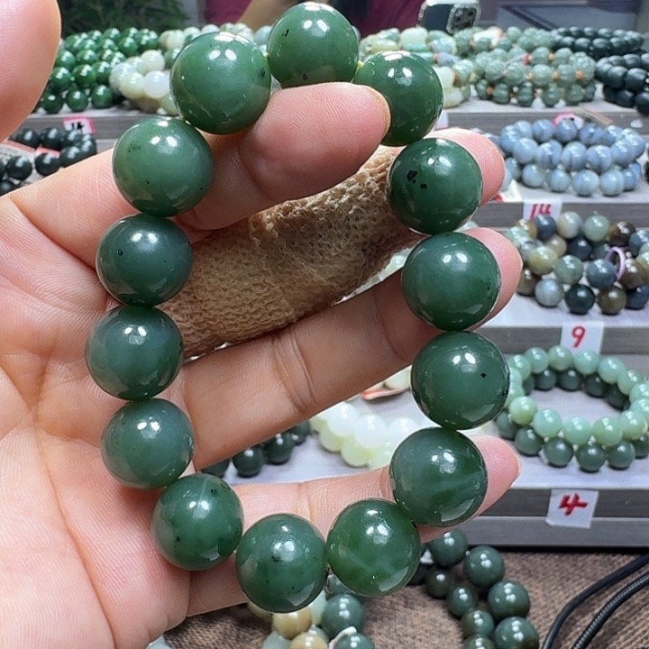 未镶嵌手链和田玉（碧玉）卡15