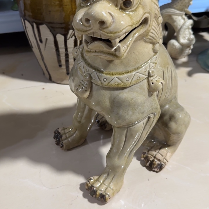 翁***瓷片器型美观精致大方