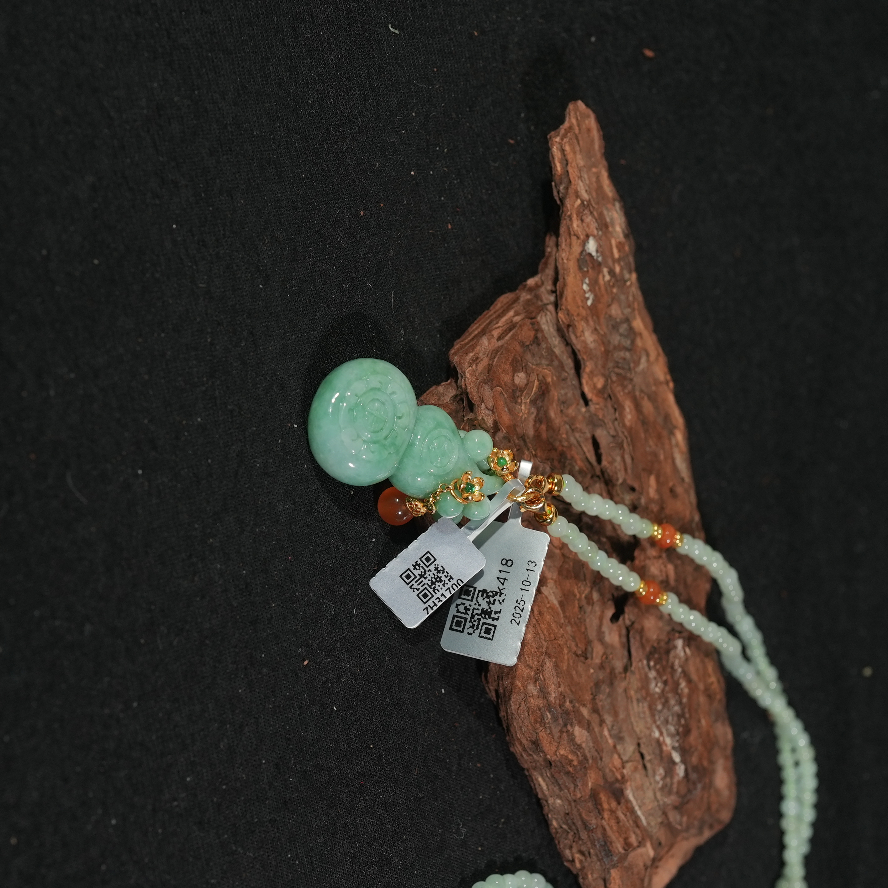 10.13香港王老板-翡翠吊坠k418