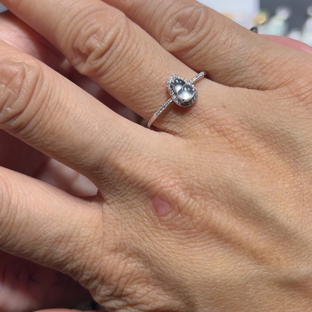 翡翠颈饰18K金镶嵌吊坠