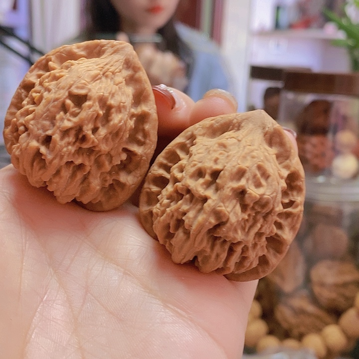 【闪购商品】文玩核桃把件40红狮子