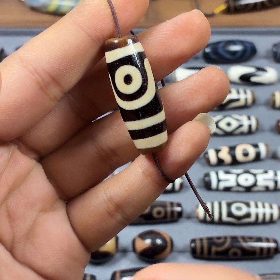 当***。玛瑙/玉髓未镶嵌颈饰