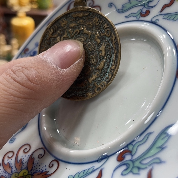 瓷片精致雕刻工艺品