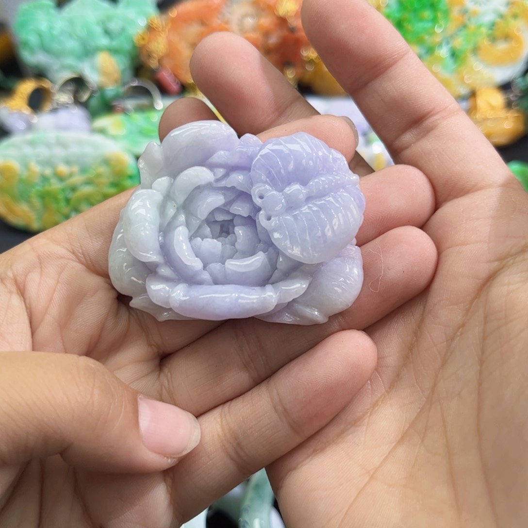 翡翠未镶嵌颈饰待编织