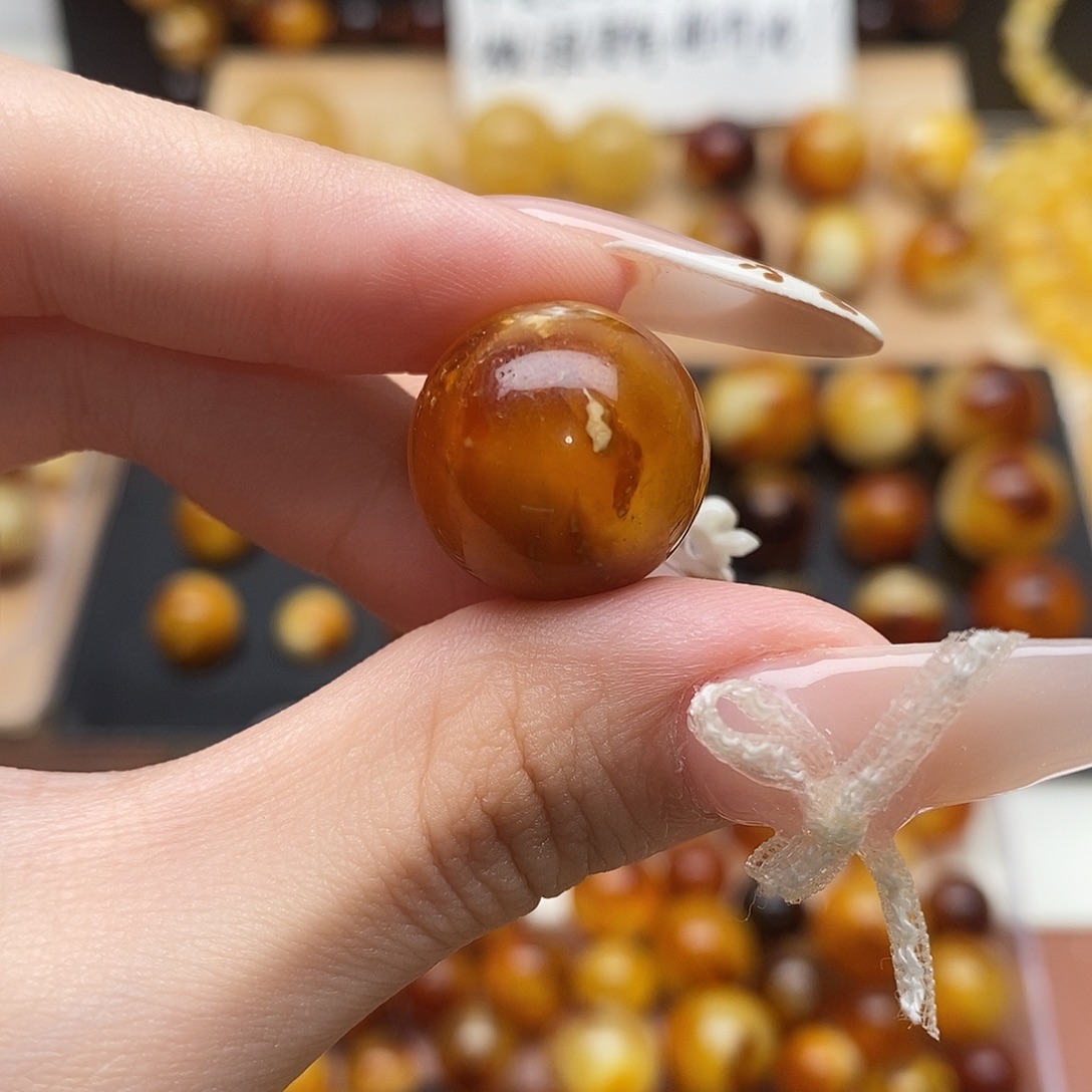 无***畏裸石琥珀未镶嵌蜜蜡