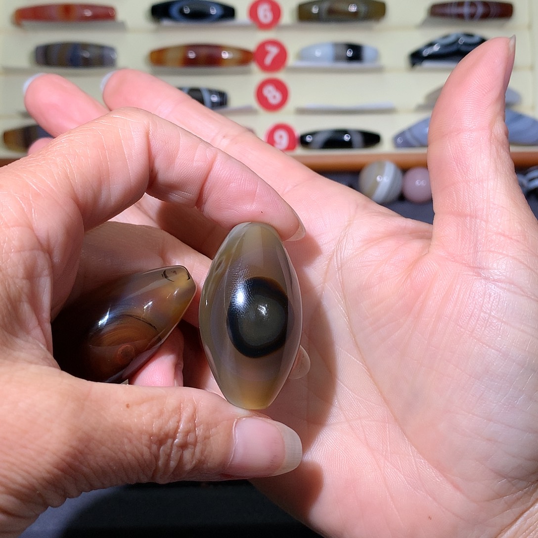 瑞***柜玛瑙/玉髓未镶嵌颈饰