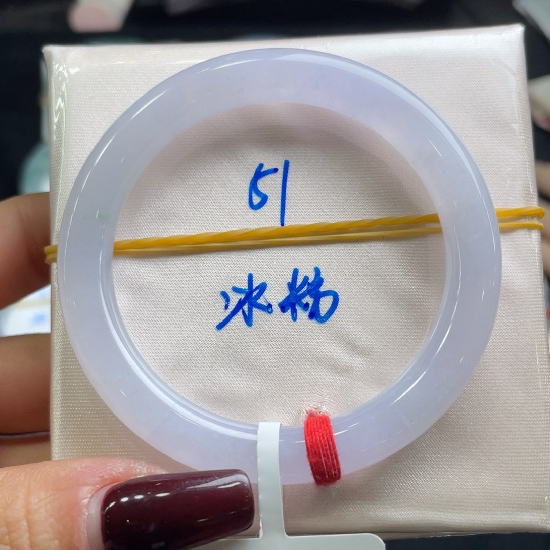 翡翠手镯未镶嵌翡翠手镯