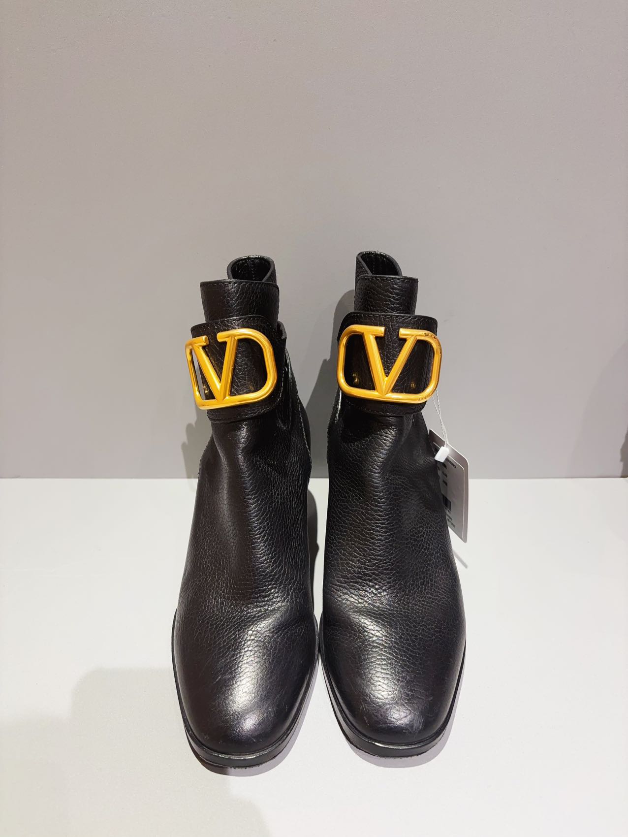 95新 Valentino/华伦天奴 大logo靴子 女款 黑色39码跟高6cm