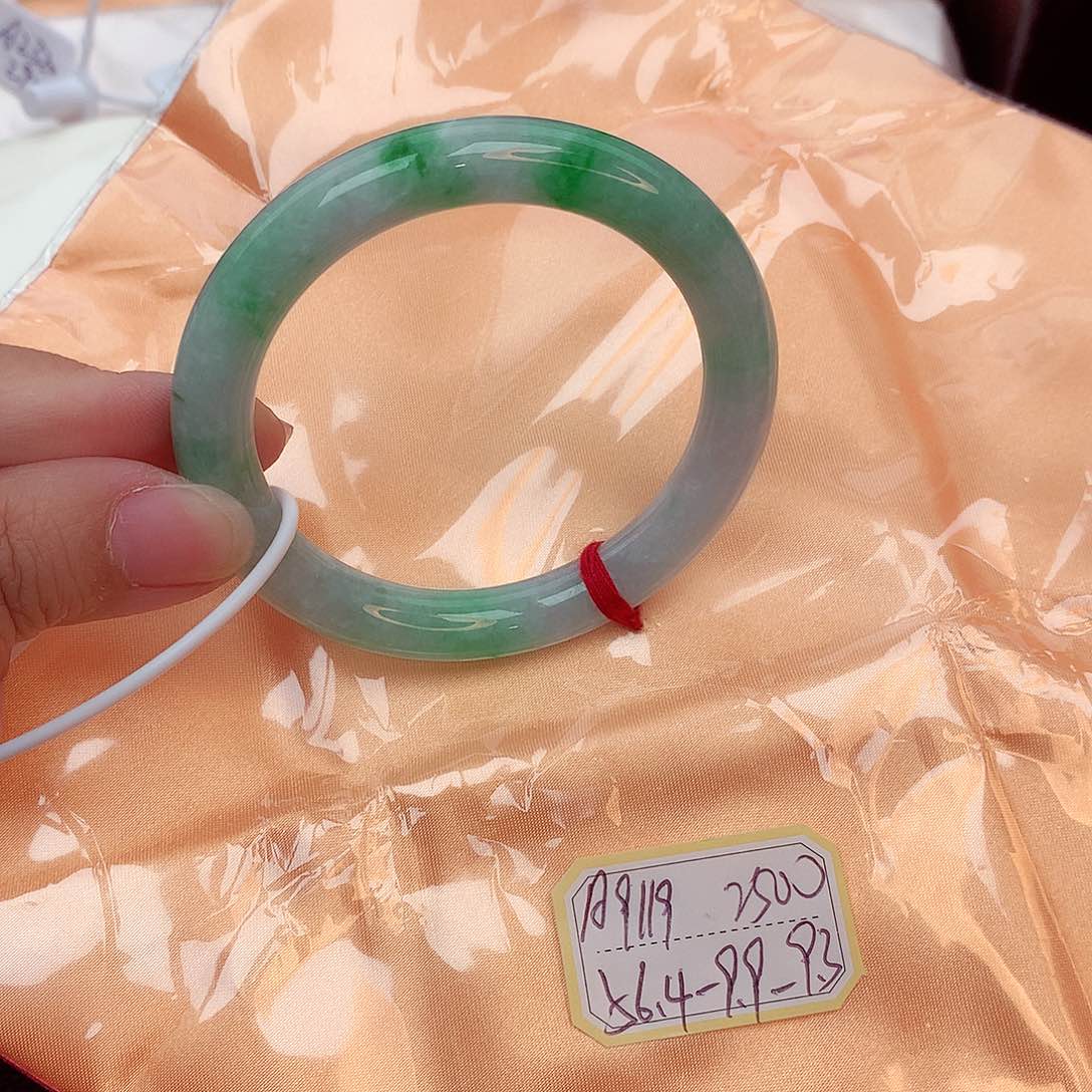 翡翠未镶嵌手镯缅甸翡翠