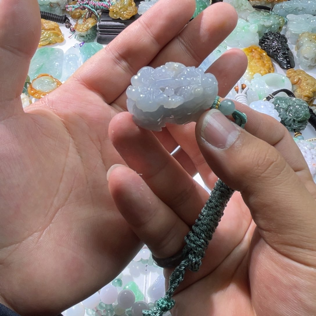 翡翠颈饰未镶嵌天然