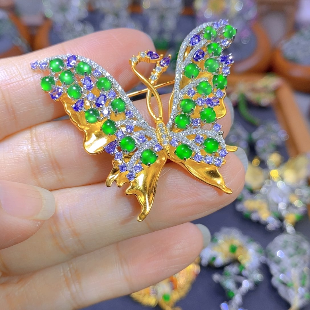 翡翠颈饰银S925镶嵌天然翡翠