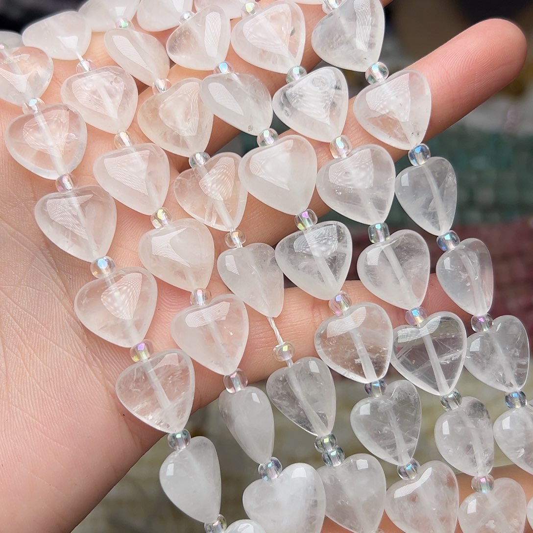 玛瑙/玉髓合金珠宝半成品I409。13.4mm天然白水晶爱心一条