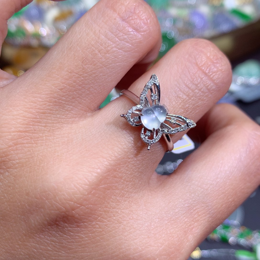 翡翠戒指18K金镶嵌翡翠