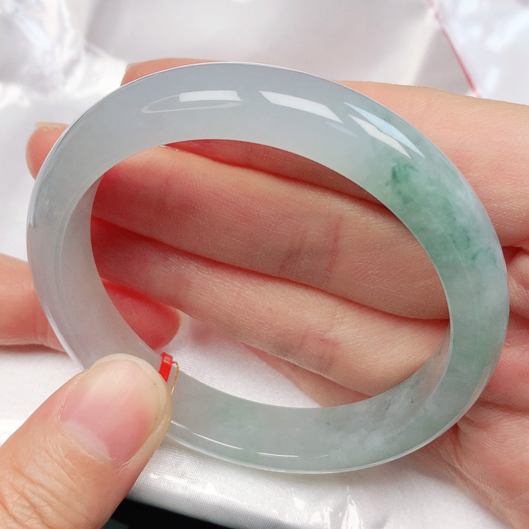 翡翠手镯未镶嵌抖音717