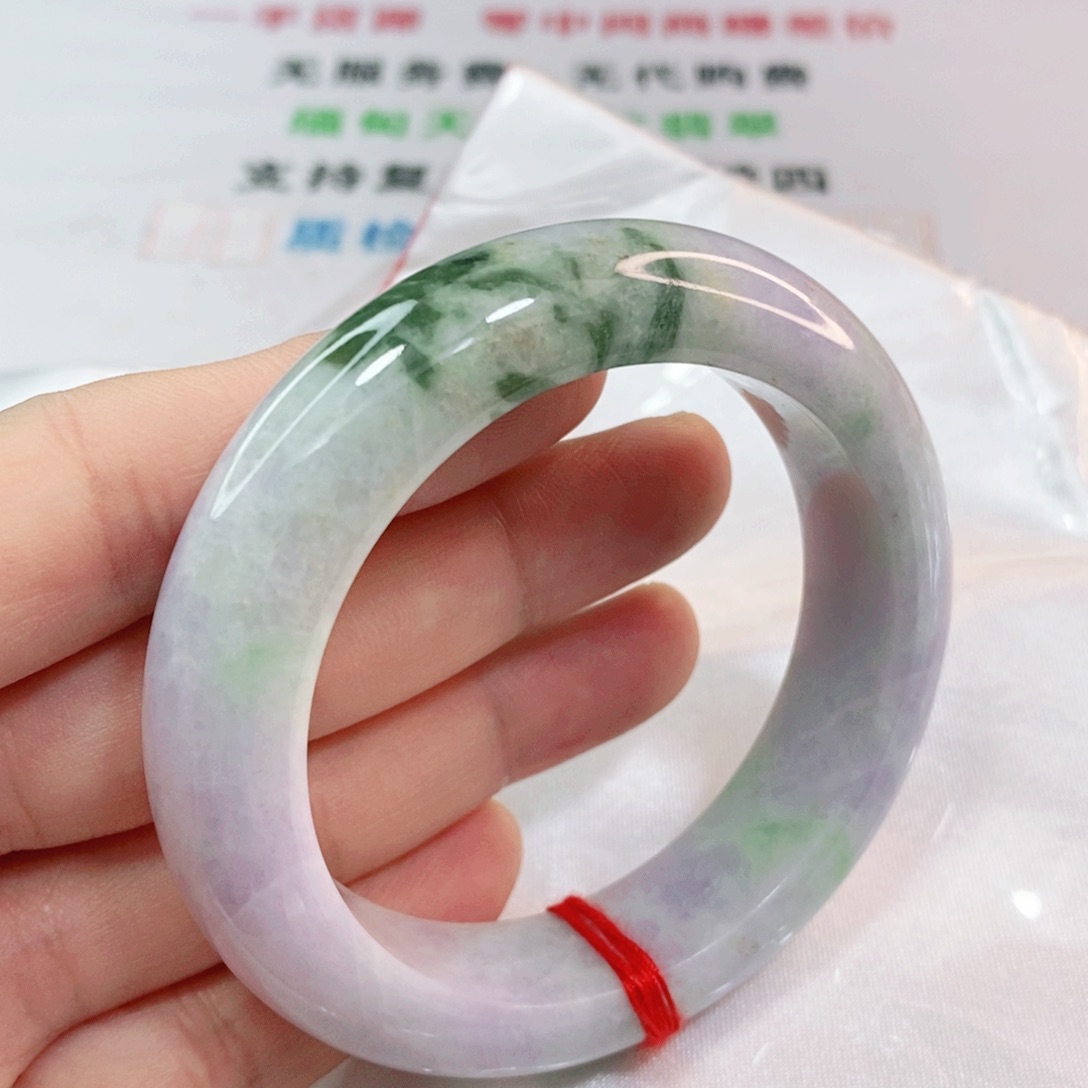 翡翠手镯未镶嵌56圈口