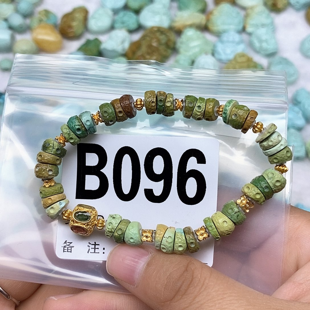 绿松石配饰未镶嵌