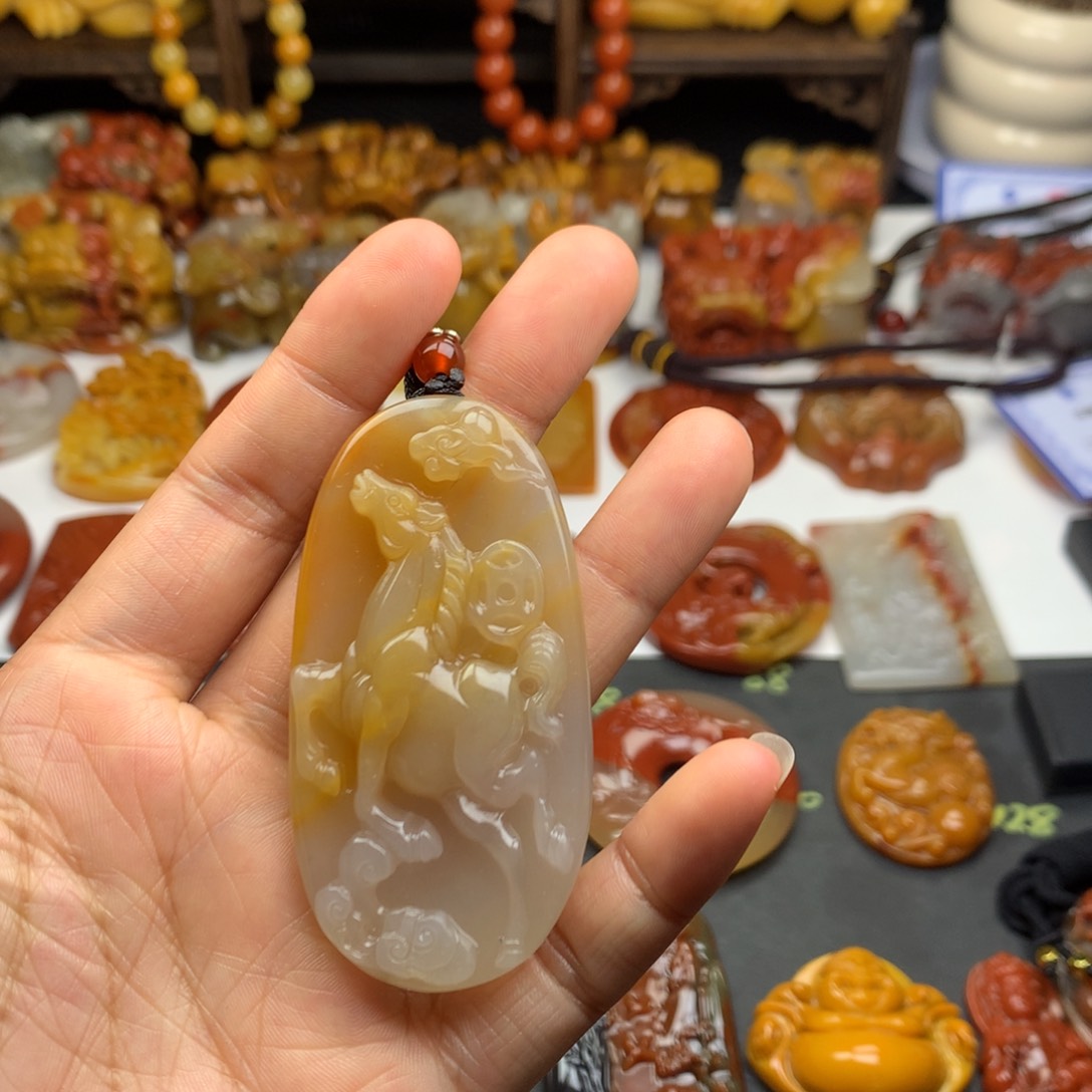 石英质玉（黄龙玉）挂件未镶嵌