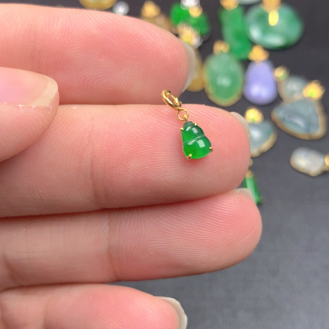 【闪购商品】颈饰18K金镶嵌翡翠翡翠