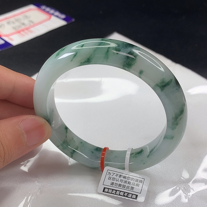 翡翠手镯未镶嵌翡翠60