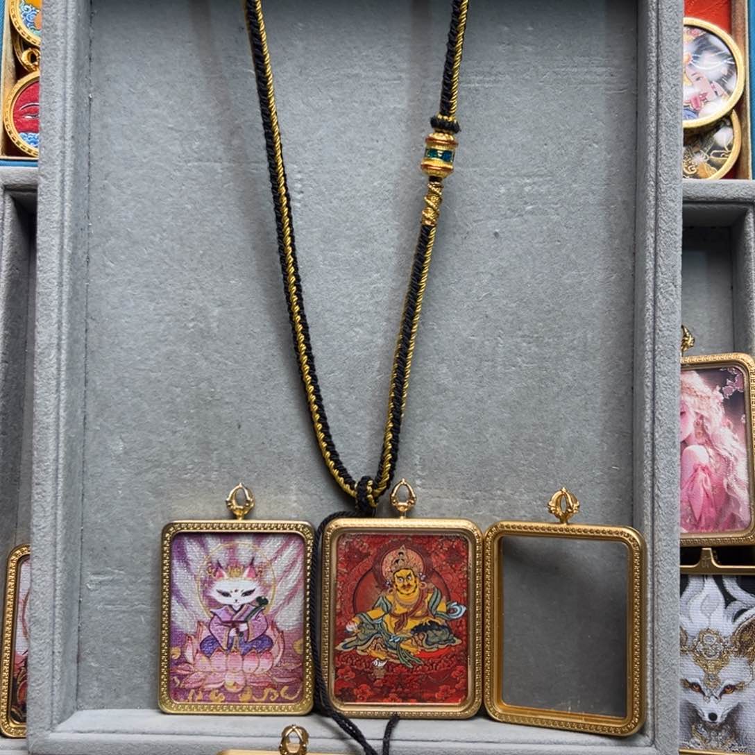 吊坠*️****双面铜壳书双面铜壳